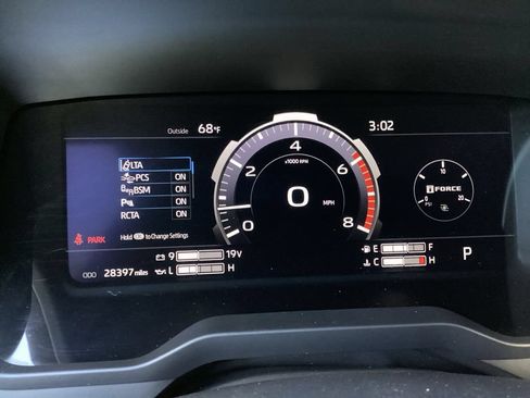 Used 2024 Toyota Tundra Platinum AWD/4WD image 14