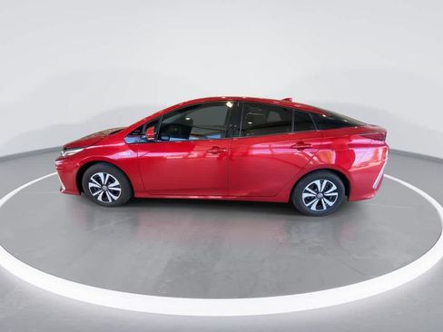 Used 2017 Toyota Prius Prime Premium FWD image 5