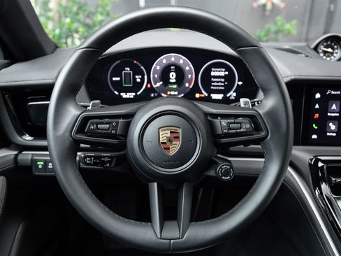 Certified 2025 Porsche Panamera 4 E-Hybrid AWD/4WD image 13