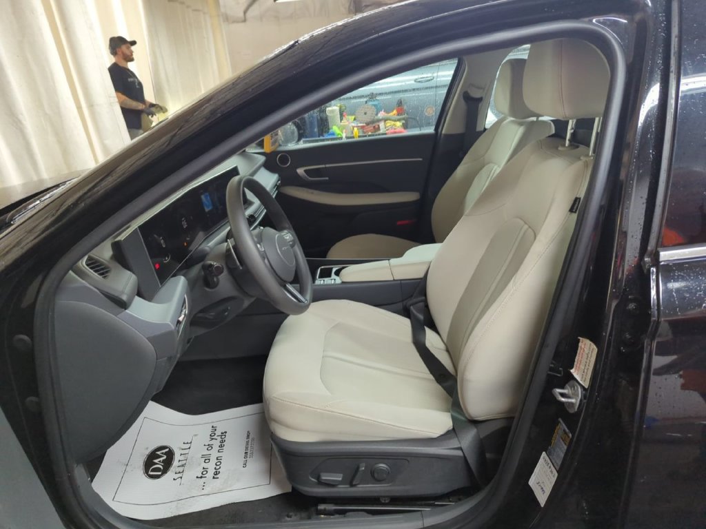 Used 2025 Hyundai Sonata SEL FWD image 3