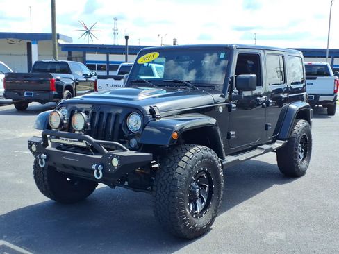 Used 2018 Jeep Wrangler Unlimited Sahara AWD/4WD image 1