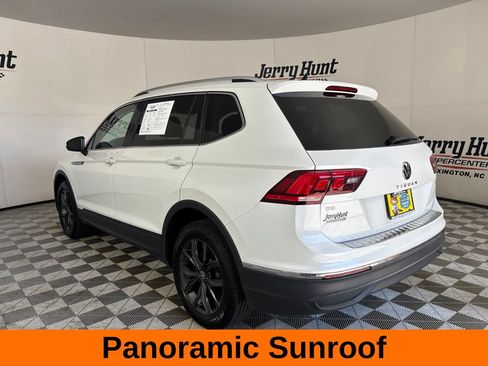 Used 2023 Volkswagen Tiguan SE w/ Panoramic Sunroof Package AWD/4WD image 8