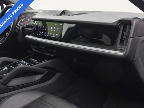 Used 2024 Porsche Cayenne Coupe image 18