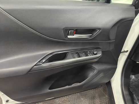 Used 2022 Toyota Venza LE image 44