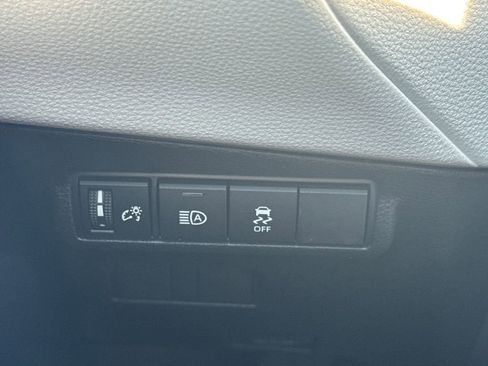 New 2026 Toyota Corolla Cross L image 32