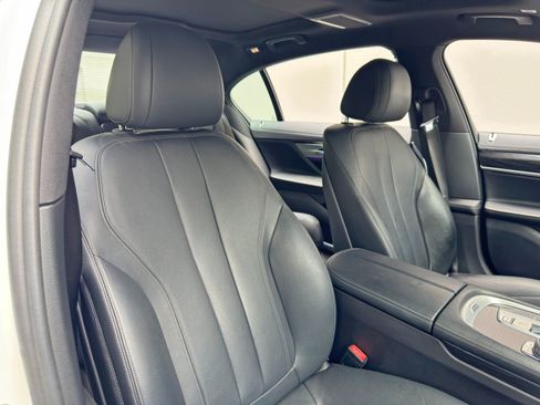 Used 2019 BMW 740i RWD image 41