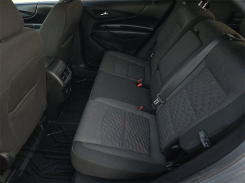 Used 2018 Chevrolet Equinox LT image 29