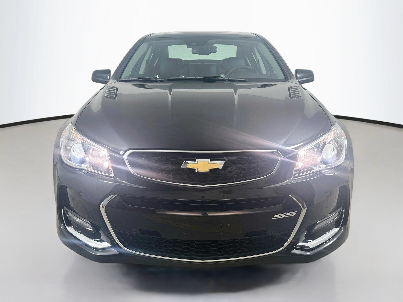 Used 2017 Chevrolet SS RWD image 2