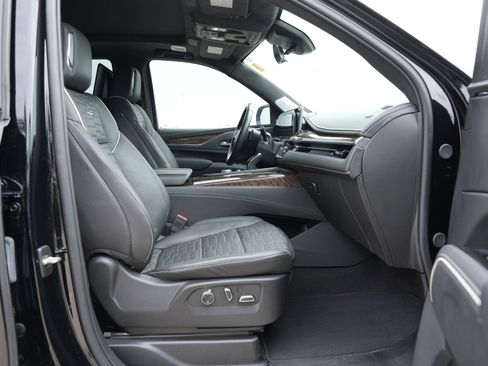 Certified 2024 Cadillac Escalade Sport Platinum AWD/4WD image 26