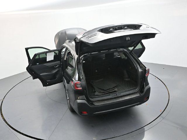 Used 2024 Subaru Outback Premium AWD/4WD image 32
