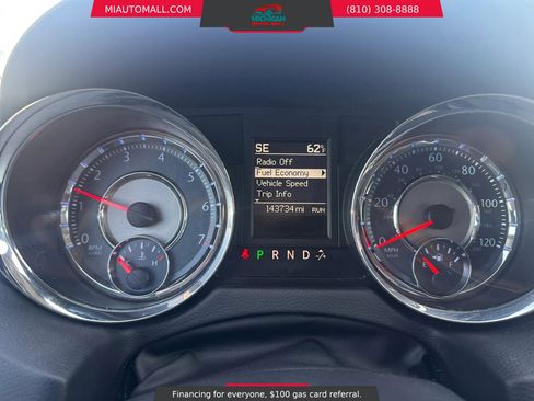 Used 2014 Chrysler Town & Country Touring-L w/ Driver Convenience Group image 10