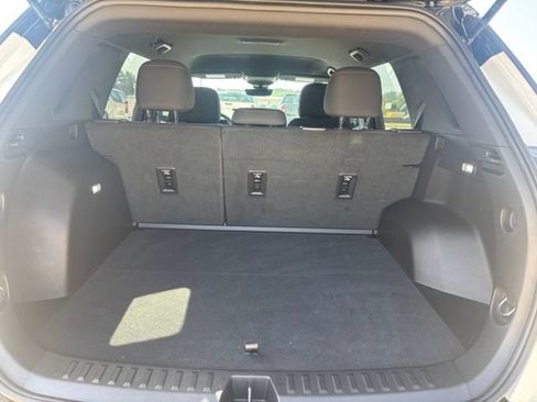 Used 2026 Chevrolet Equinox LT w/ Safety and Technology Package FWD image 10