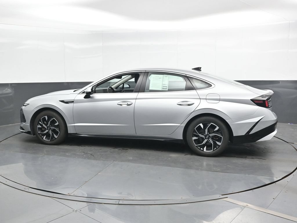 Used 2025 Hyundai Sonata SEL FWD image 8
