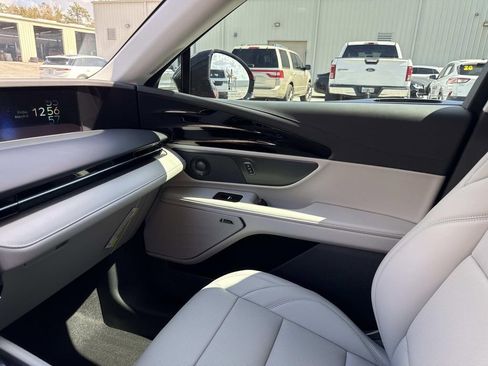 New 2026 Lincoln Nautilus Premier w/ Equipment Group 102A image 22