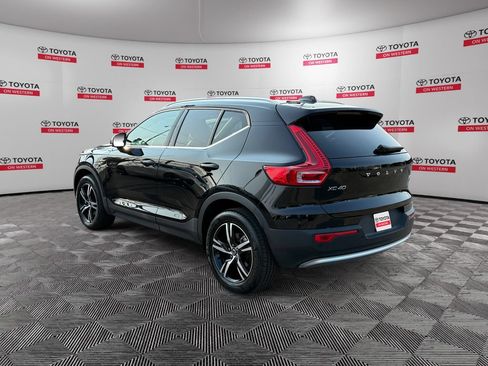 Used 2025 Volvo XC40 B5 Core AWD/4WD image 7