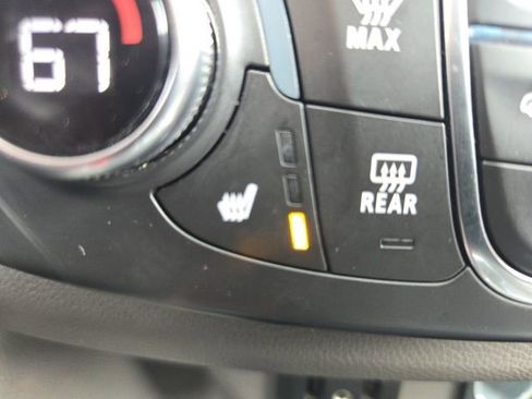 Used 2019 Chevrolet Traverse Premier image 33