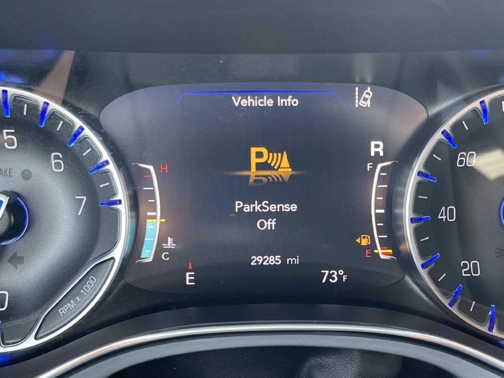 Used 2025 Chrysler Pacifica Limited FWD image 50