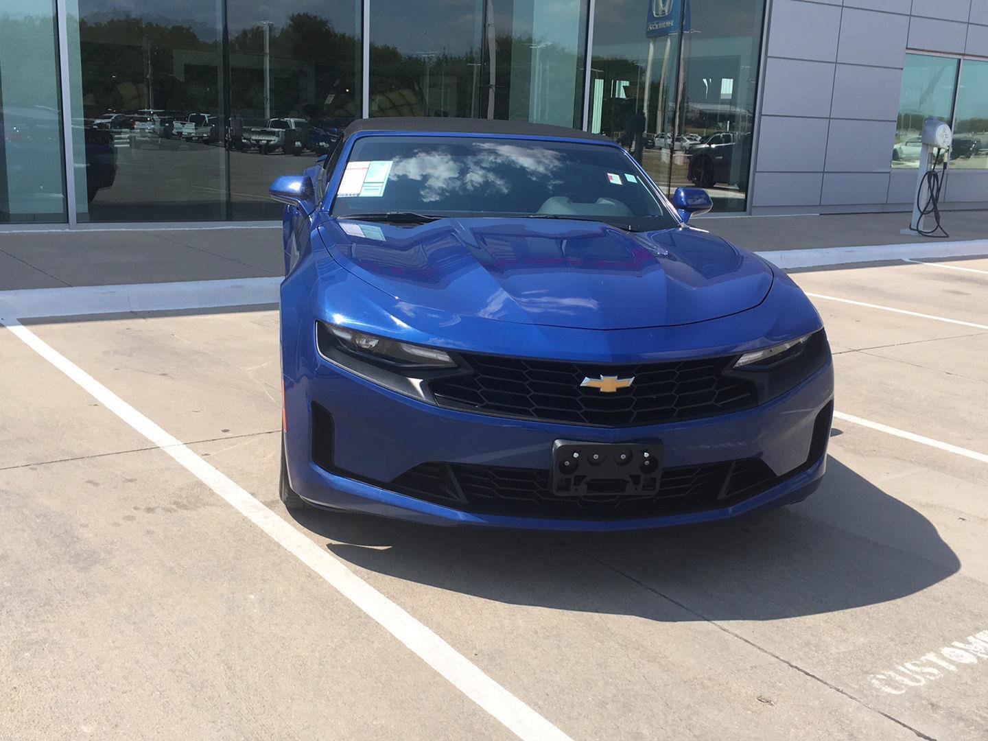 Used 2023 Chevrolet Camaro LT RWD image 3