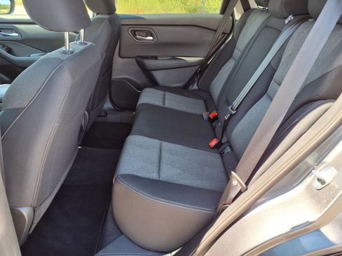 Used 2024 Nissan Rogue SV image 26