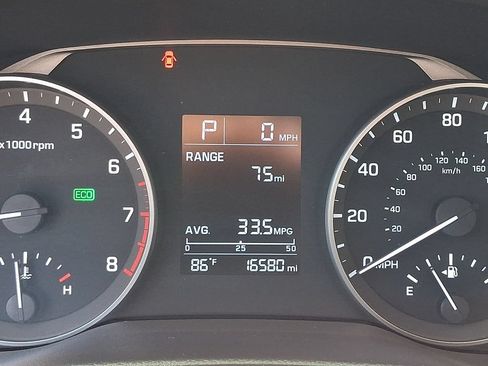 Used 2018 Hyundai Elantra SE FWD image 18