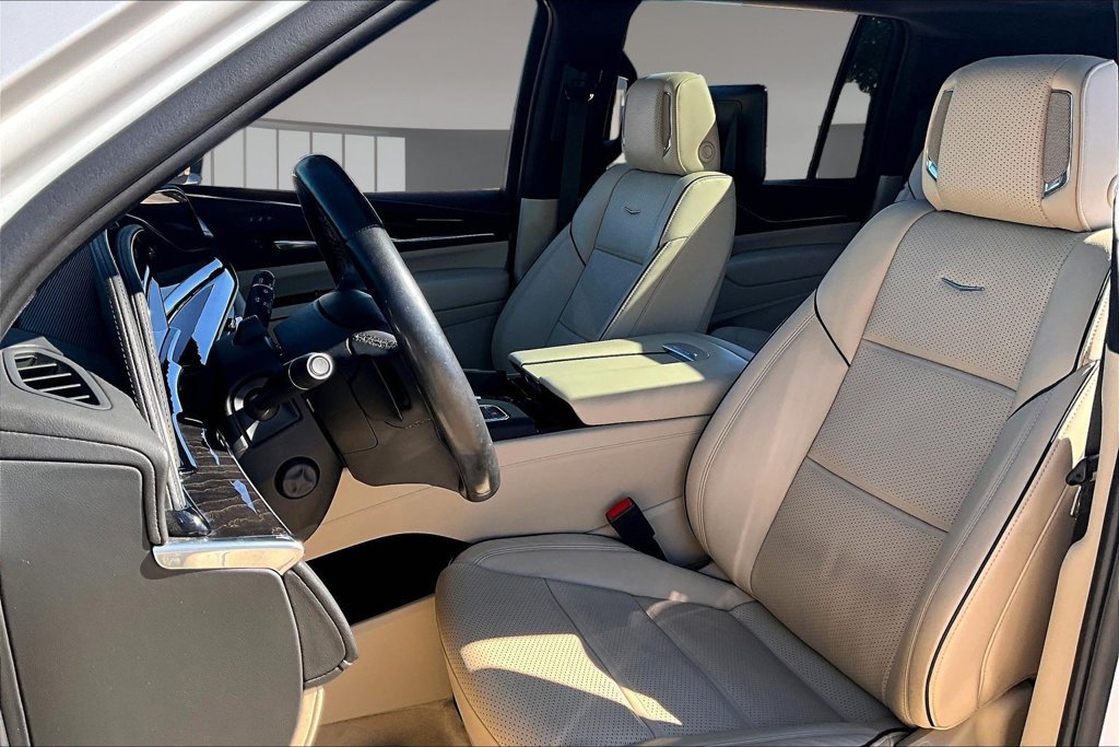 Used 2023 Cadillac Escalade ESV Premium Luxury w/ LPO, Floor Liner Package AWD/4WD image 27