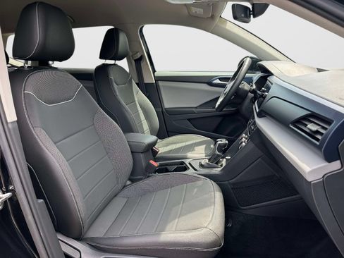 Certified 2023 Volkswagen Taos SE FWD image 10