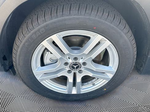 Used 2020 Mercedes-Benz GLB 250 GLB 250 w/ Premium Package image 33