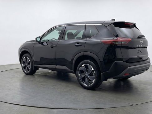 Used 2025 Nissan Rogue SV FWD image 6