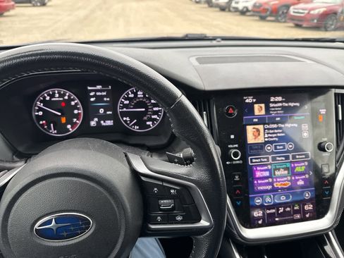 Used 2021 Subaru Outback Premium image 19