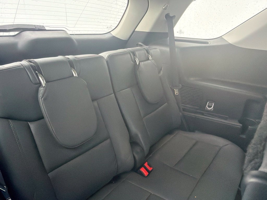 Used 2025 Ford Explorer Active w/ Active Comfort Package AWD/4WD image 9