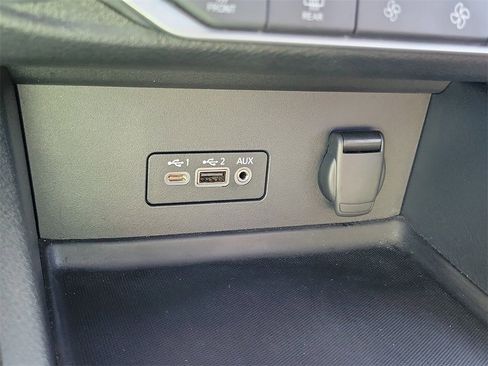 Used 2023 Nissan Sentra SR w/ SR Premium Package image 11