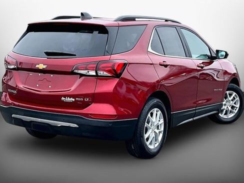 Used 2023 Chevrolet Equinox LT image 2