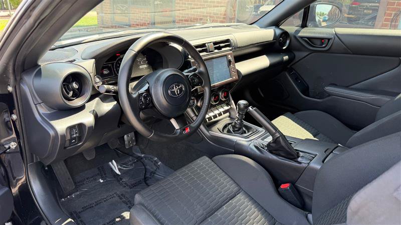 Used 2023 Toyota GR86 RWD image 17
