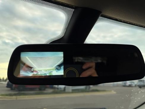 Used 2019 Dodge Journey SE w/ Connectivity Group FWD image 16