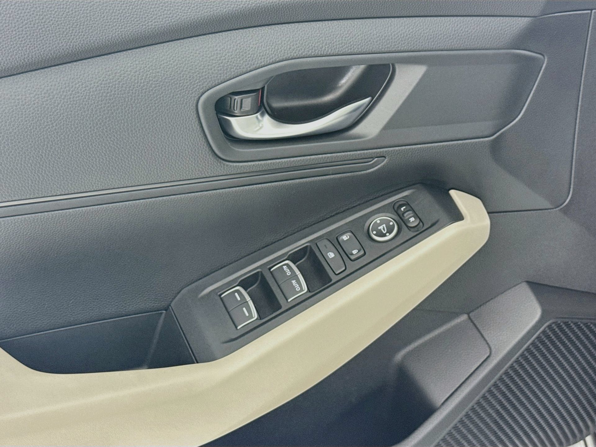 Used 2025 Honda Accord LX image 17