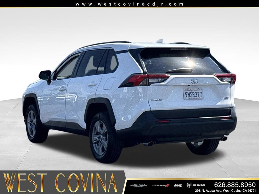 Used 2024 Toyota RAV4 XLE FWD image 7
