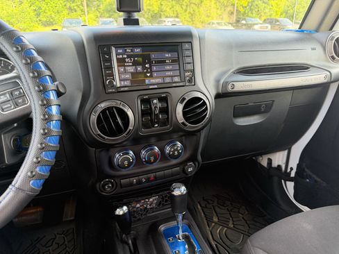 Used 2015 Jeep Wrangler Unlimited Sport w/ Quick Order Package 24S AWD/4WD image 14