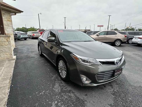 Used 2013 Toyota Avalon Limited FWD image 4
