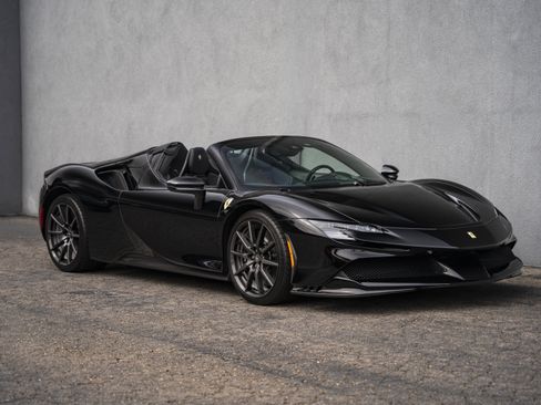 Used 2024 Ferrari SF90 Spider AWD/4WD image 8