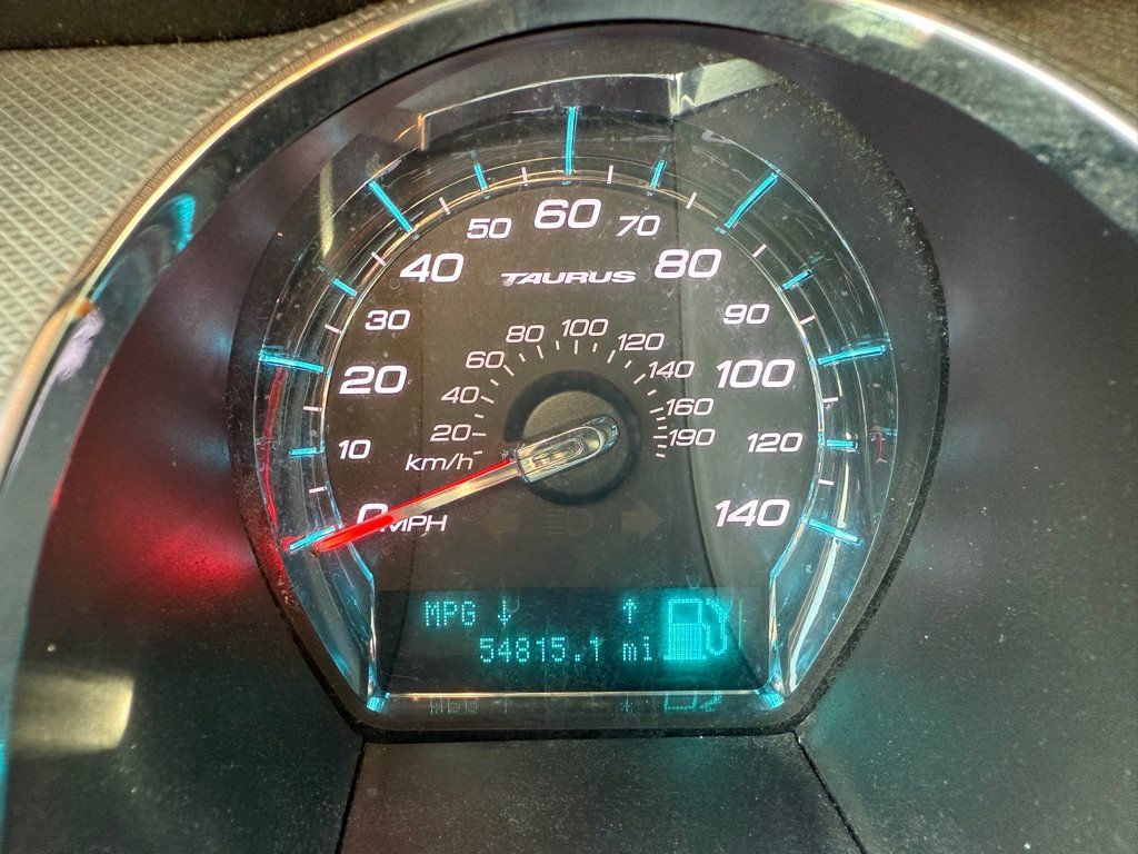 Used 2012 Ford Taurus SE FWD image 15