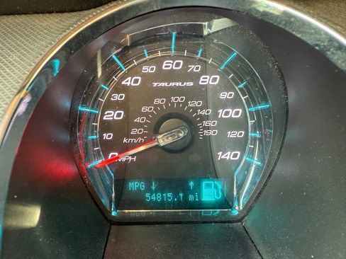 Used 2012 Ford Taurus SE FWD image 15