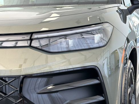 New 2026 Volkswagen Tiguan SE R-Line FWD image 11