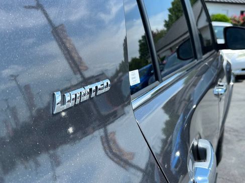 Used 2022 Toyota 4Runner Limited RWD image 9