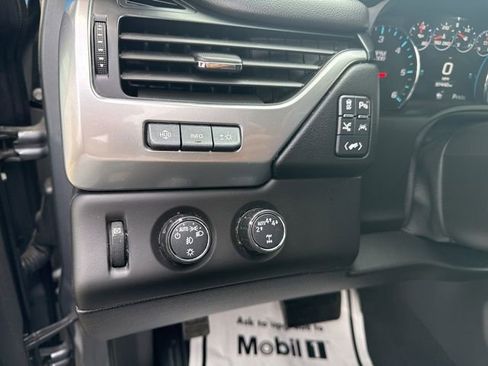 Used 2020 Chevrolet Suburban Premier image 10