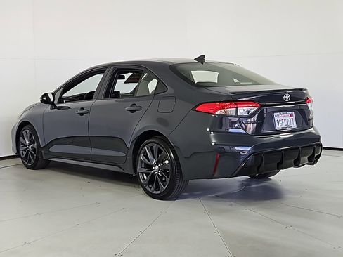 Used 2023 Toyota Corolla SE FWD image 9