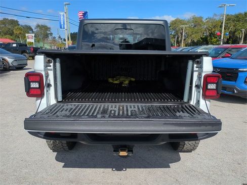 Used 2021 Jeep Gladiator Sport image 14