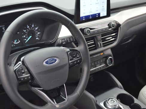 Used 2022 Ford Escape SE w/ Convenience Package image 25