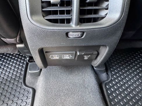 Used 2022 Jeep Cherokee Trailhawk w/ Sound & Nav Group AWD/4WD image 35