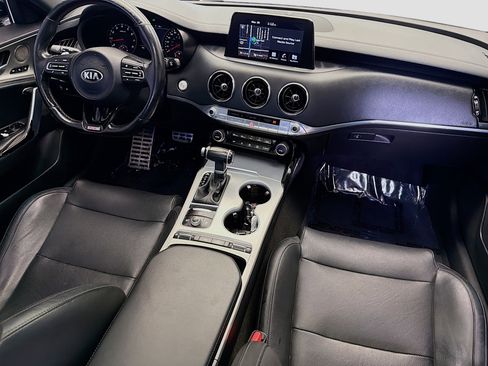 Used 2018 Kia Stinger GT1 image 12