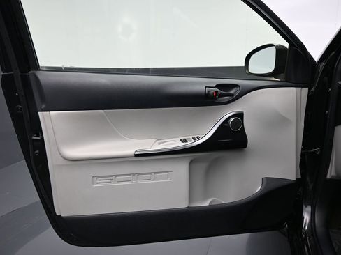 Used 2012 Scion iQ image 30